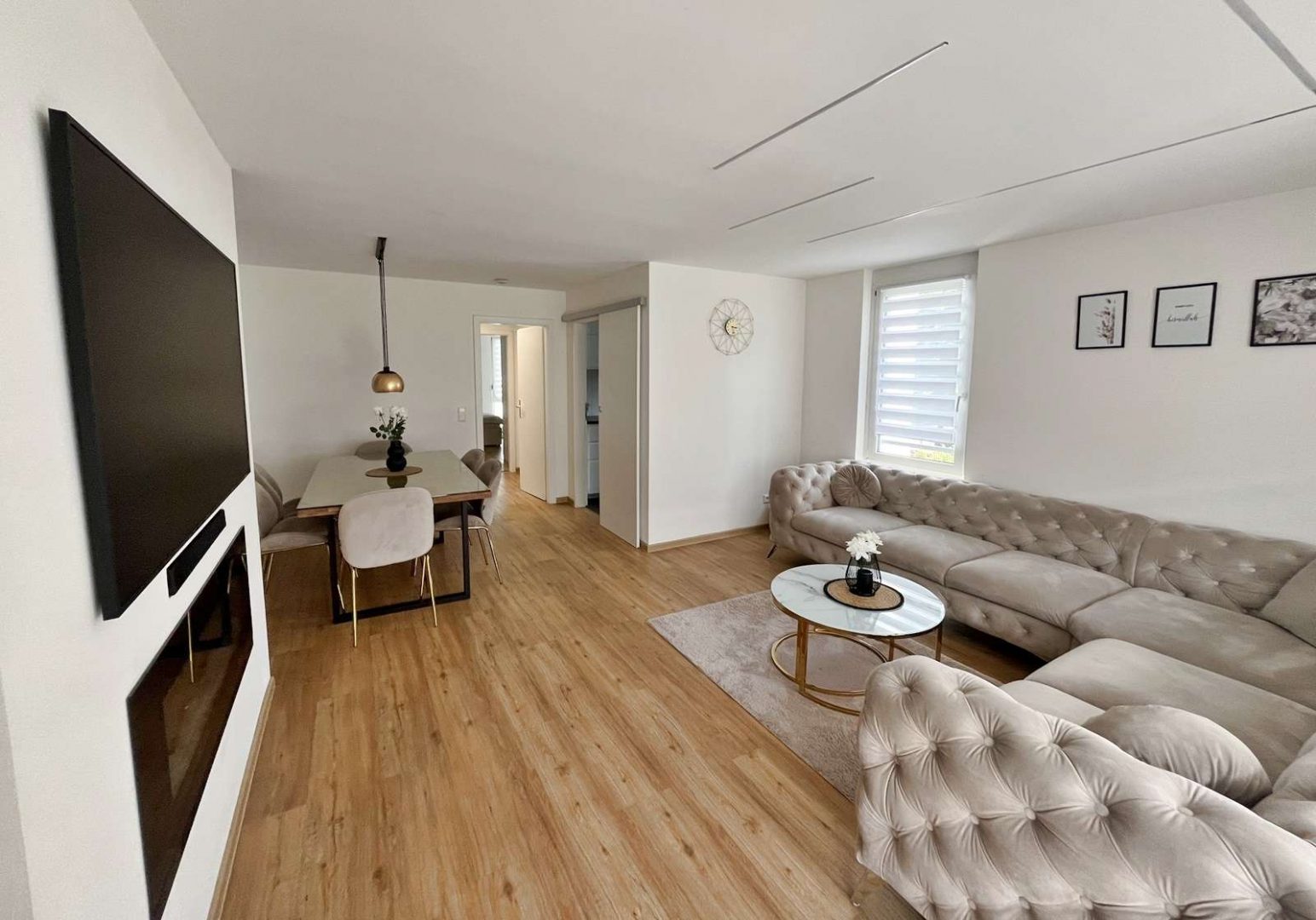 Mehr über den Artikel erfahren Moderne und schöne 3-Zimmer-Wohnung mit Terrasse in Rottenburg