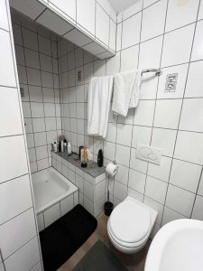 Badezimmer 1 (1)