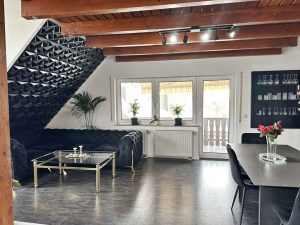 Wohn- und Essbereich (1)