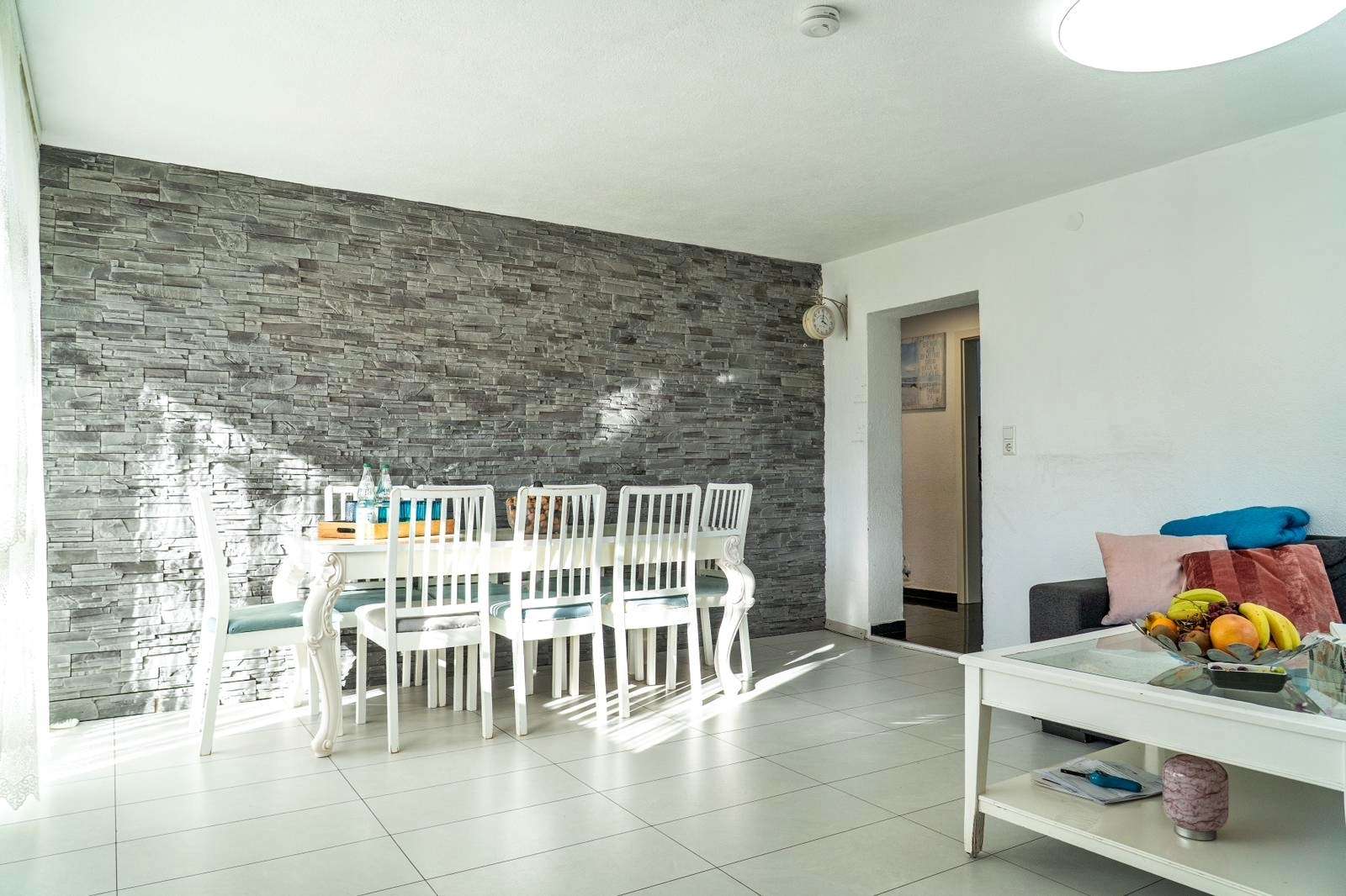 Wohn- und Essbereich (1)