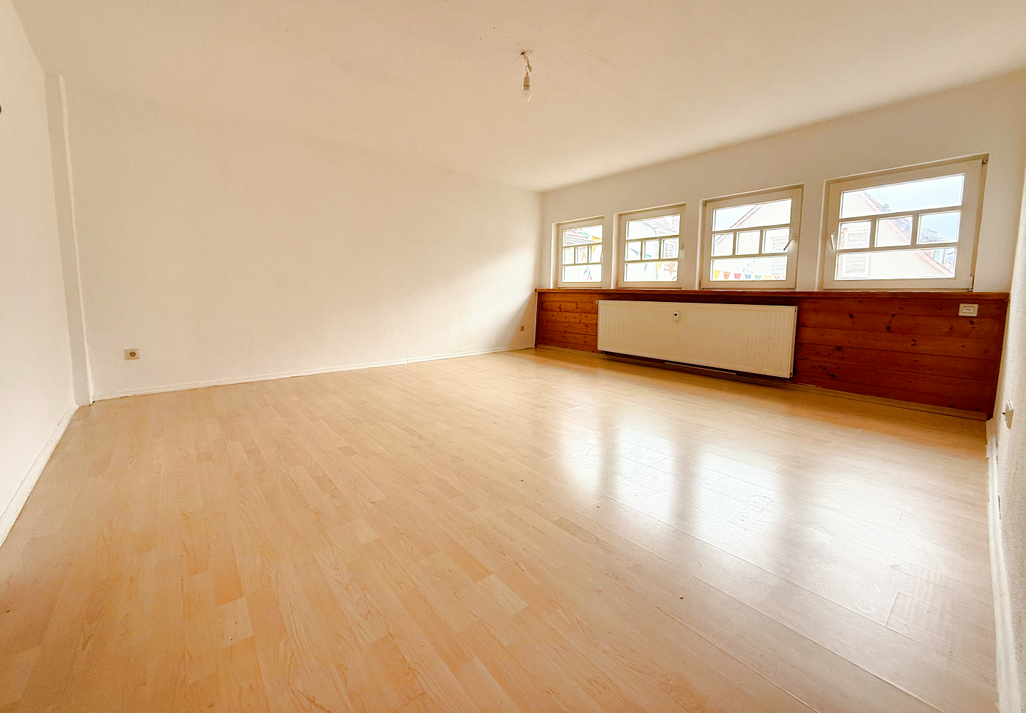 Mehr über den Artikel erfahren Sofort bezugsfrei: Zentral gelegene 3 Zimmer Wohnung in Rottenburg