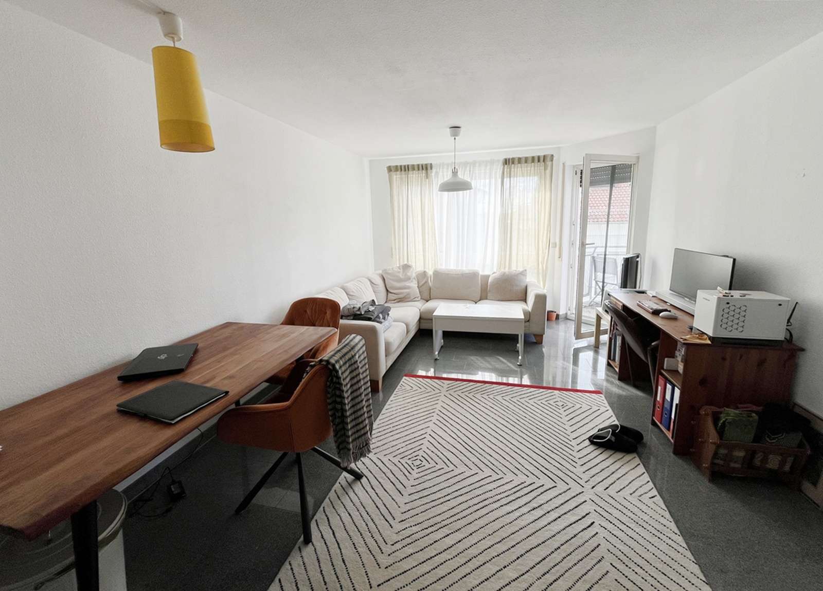 Wohn- und Essbereich (1)