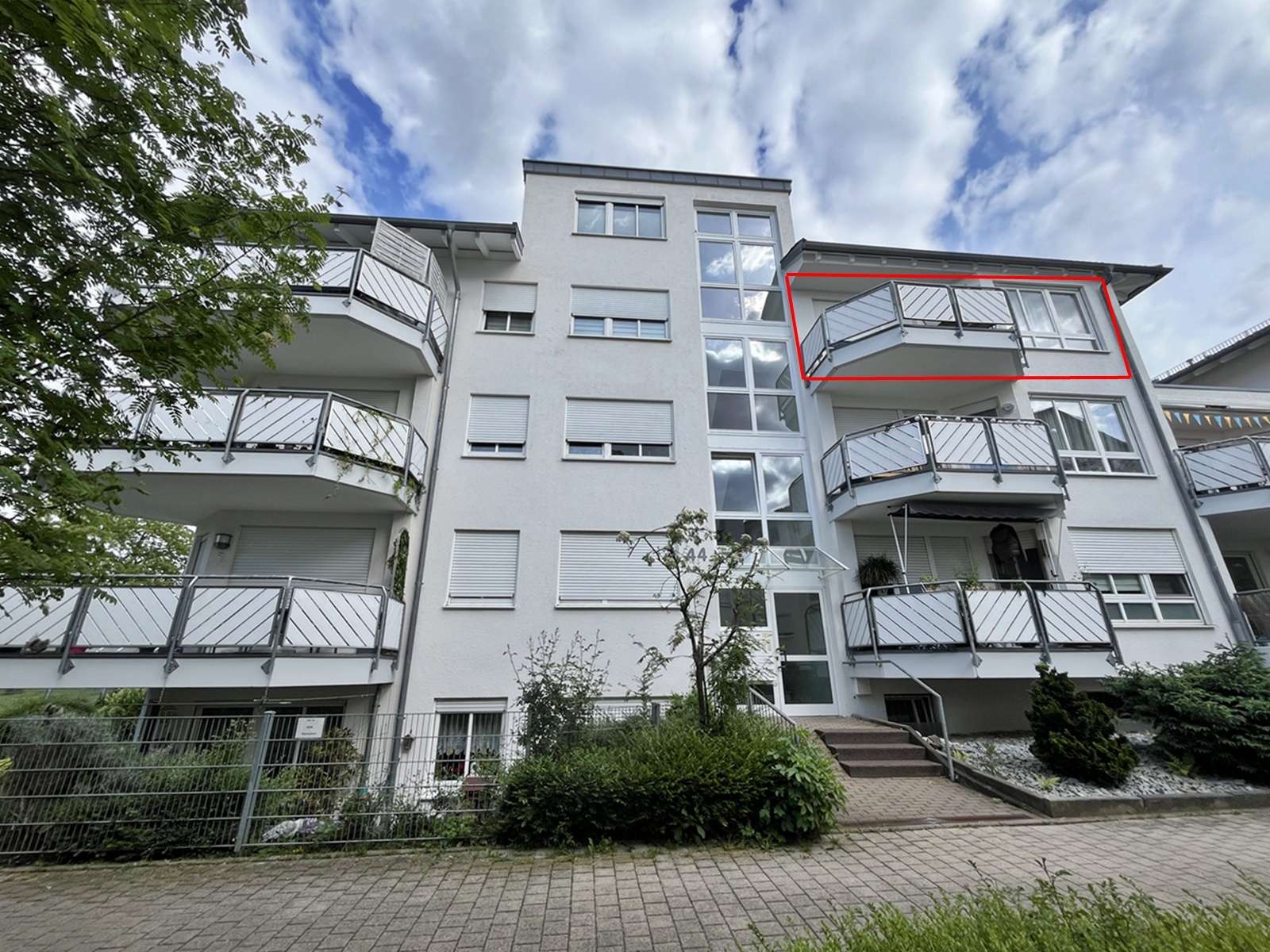 Mehr über den Artikel erfahren TOP Kapitalanlage: 2,5 Zimmer Wohnung mit Balkon und TG-Stellplatz