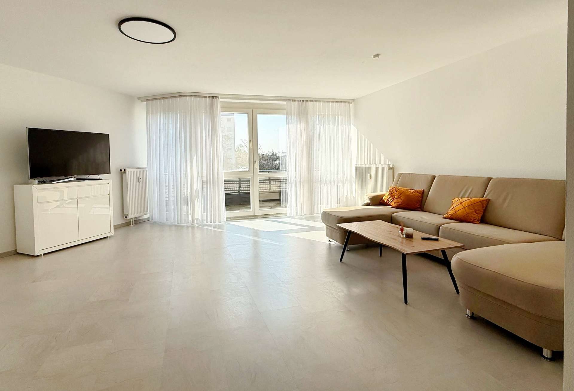 Mehr über den Artikel erfahren Sofort bezugsfrei: 3 Zimmer Wohnung mit Balkon und Garage in Rottenburg