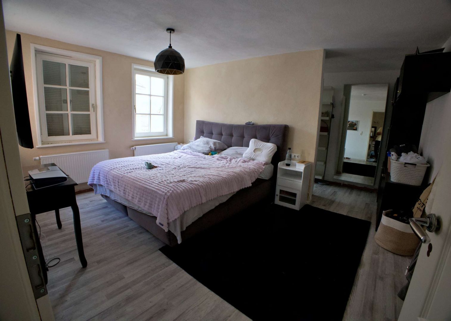 Schlafzimmer 1